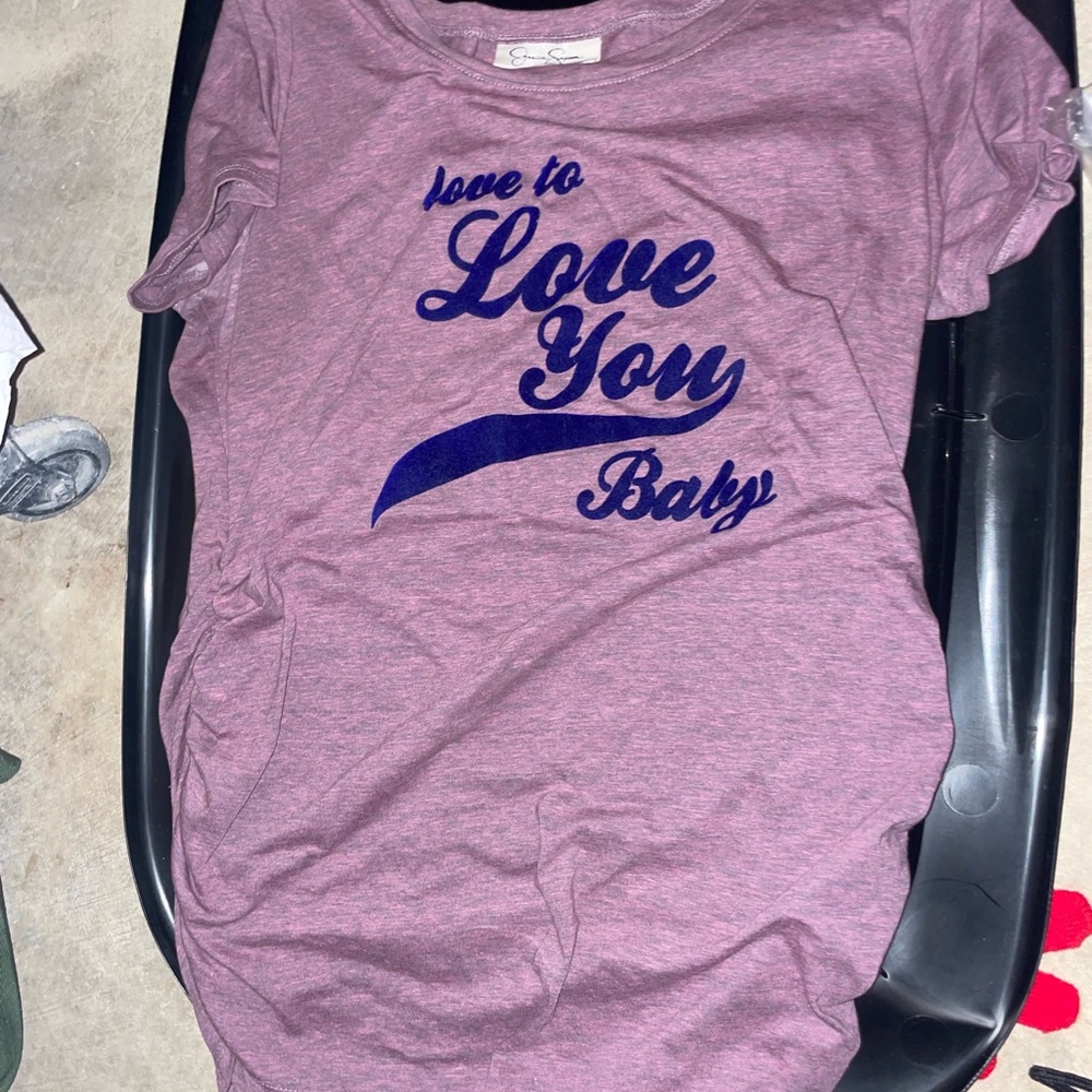 Jessica Simpson motherhood “love to love you baby” t shirt with ruffles on side